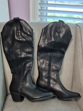 Women's Black Western Cowvoy Boots - Classic Stitch Detail